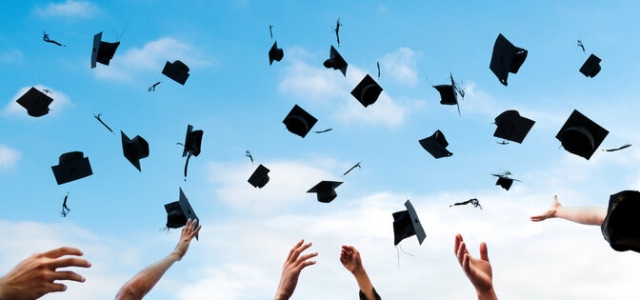 Официално връчване на дипломи – април 2024 г.